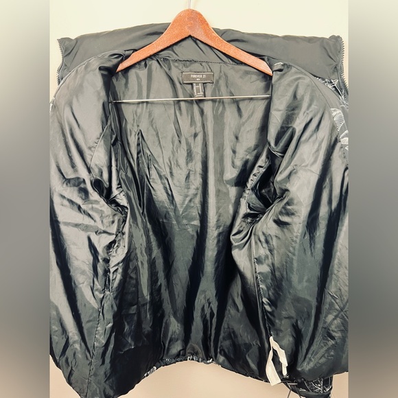 Mushroom Print Puffer Jacket · Black · Forever 21 · Men’s Size M - Picture 11 of 16